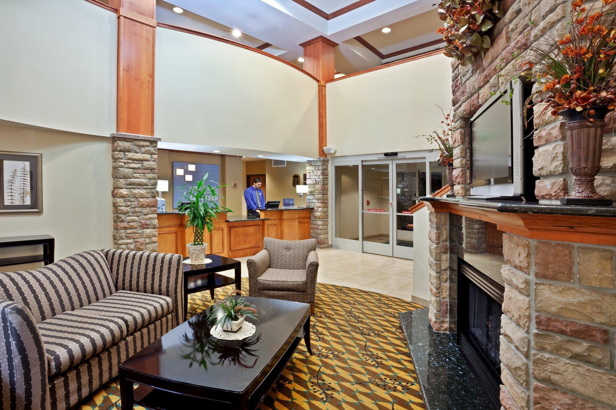 Holiday Inn Express & Suites Nampa - Idaho Center By Ihg Exterior foto