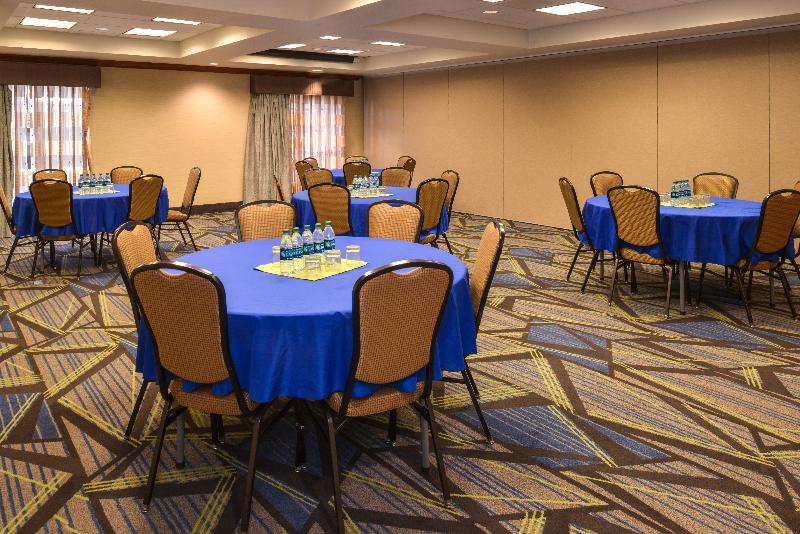 Holiday Inn Express & Suites Nampa - Idaho Center By Ihg Exterior foto